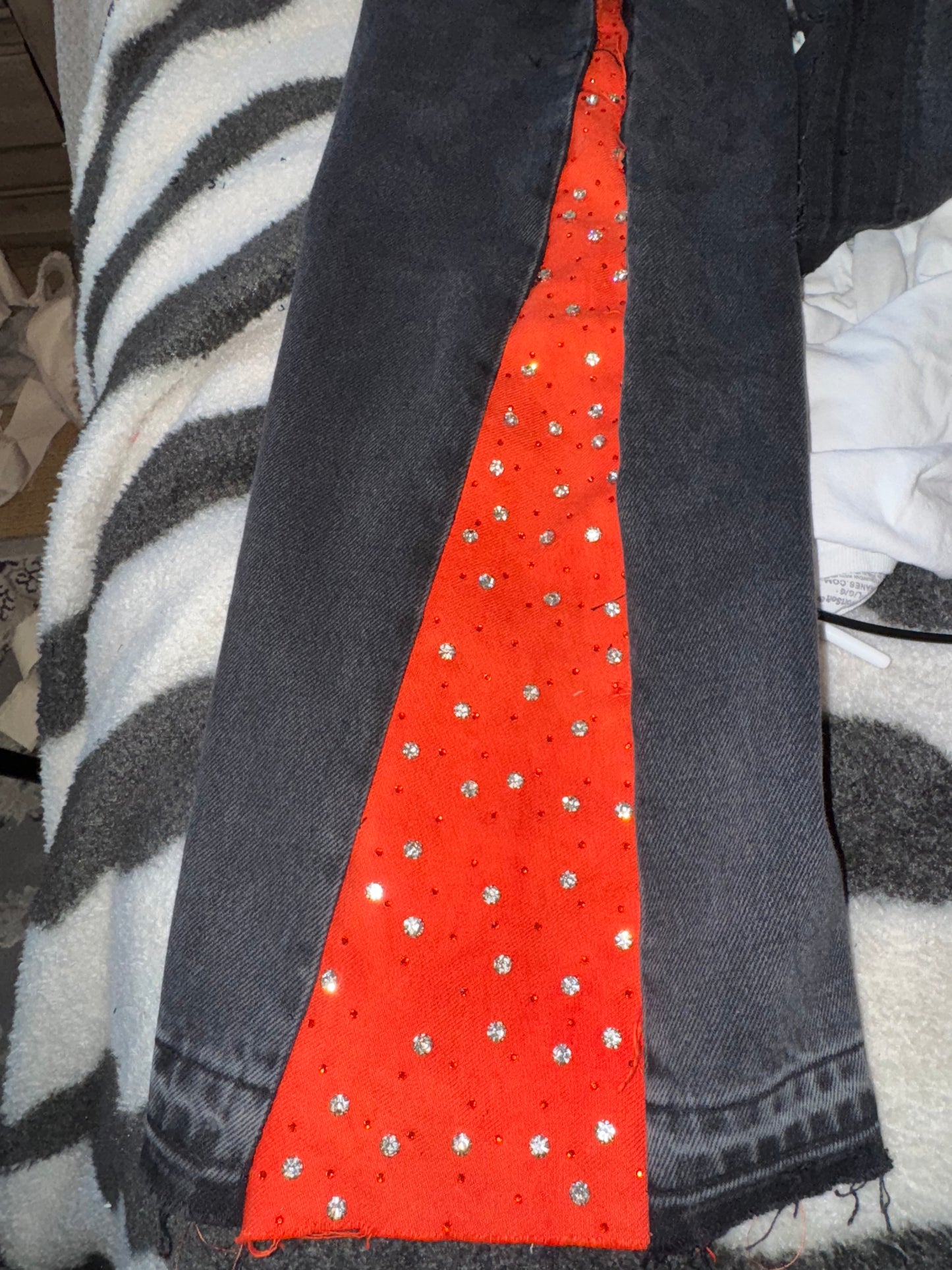 THREADED EMBELLISHED FLARED DENIM